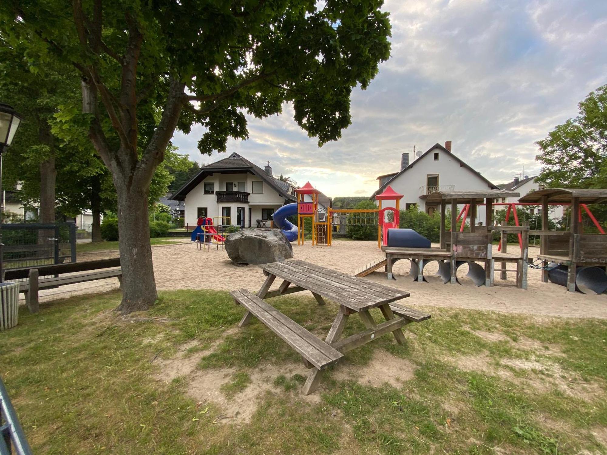 Balkon Zimmer - Apartment Gonnersdorf  Екстер'єр фото